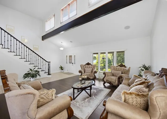 Sleeps 17 Free Parking Spacious 5br Chicago