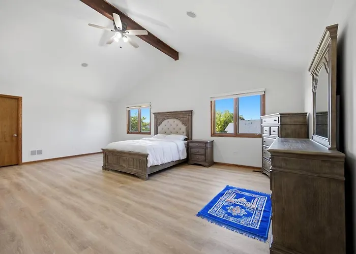 Sleeps 17 Free Parking Spacious 5br Chicago