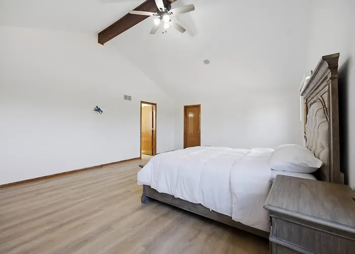 Дом отдыха Sleeps 17 Free Parking Spacious 5br Chicago Тинли-Парк