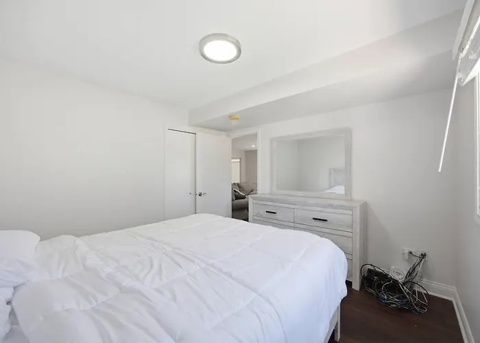 Sleeps 17 Free Parking Spacious 5br Chicago *